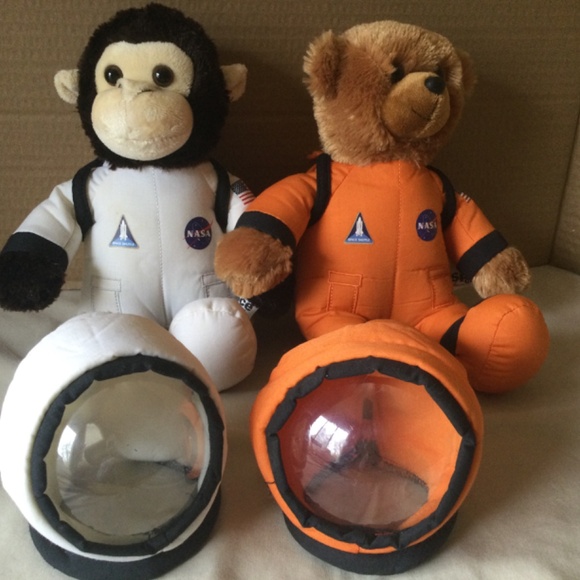 Plush bear and monkey astronaut from the Kennedy Space Center - Picture 4 of 4
